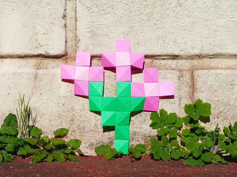 Fleurs en origami pixels à Saint-Maur des Fossés