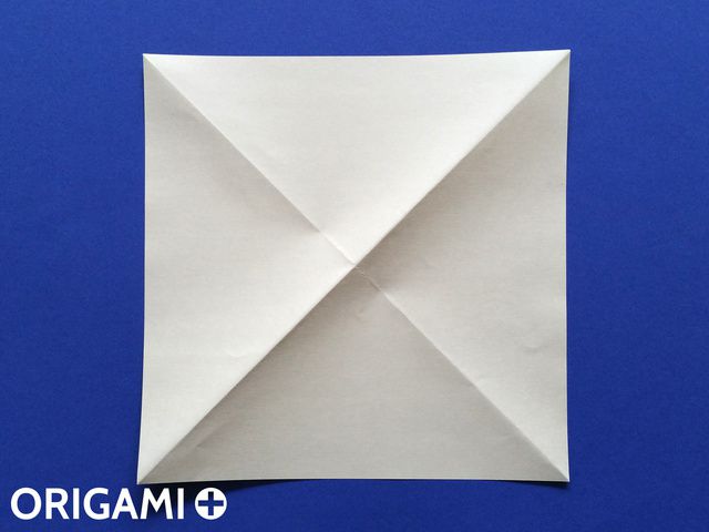 折り紙のユリ